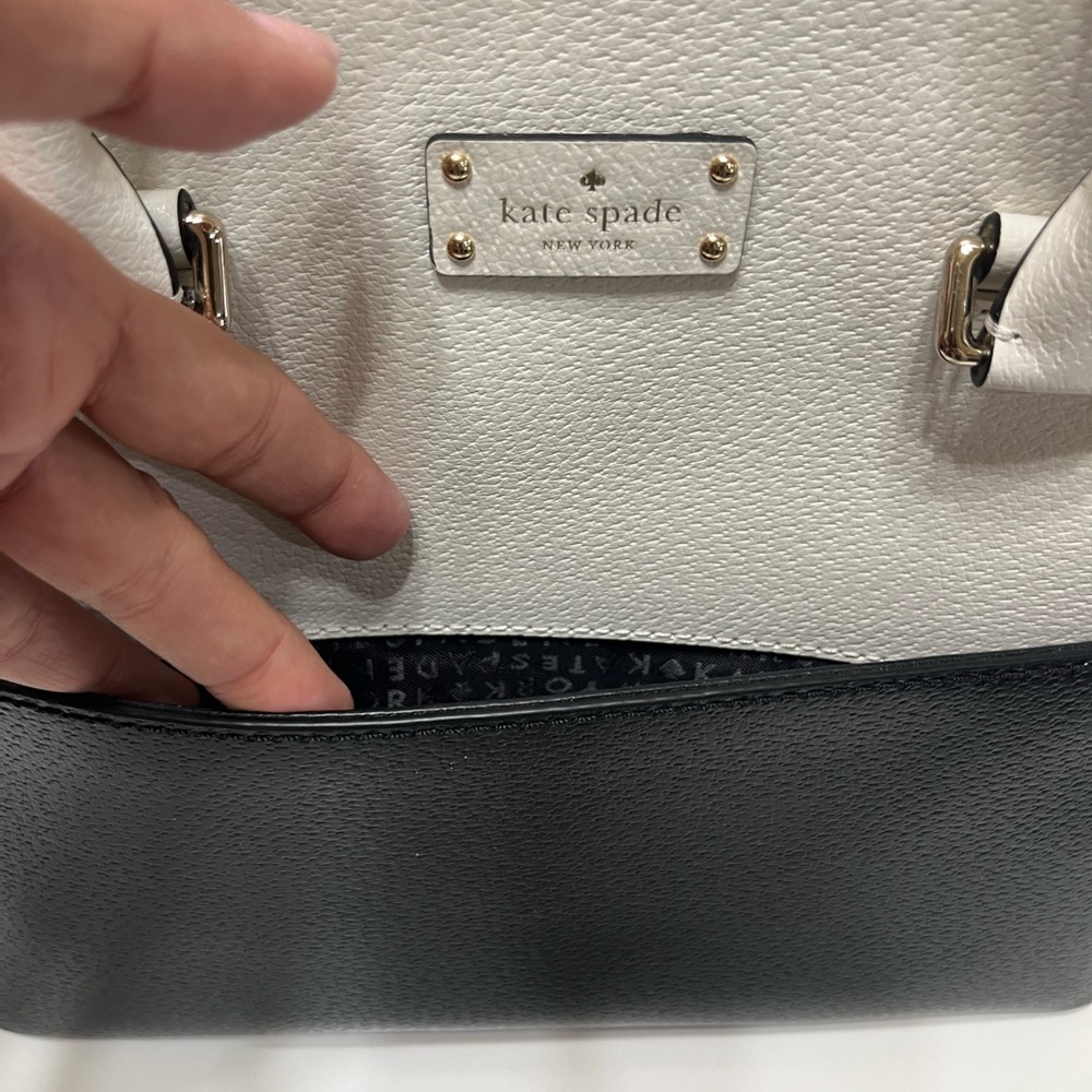 Kate spade Wellesley grove street black and white leather shoulder bag. - Picture 4 of 6